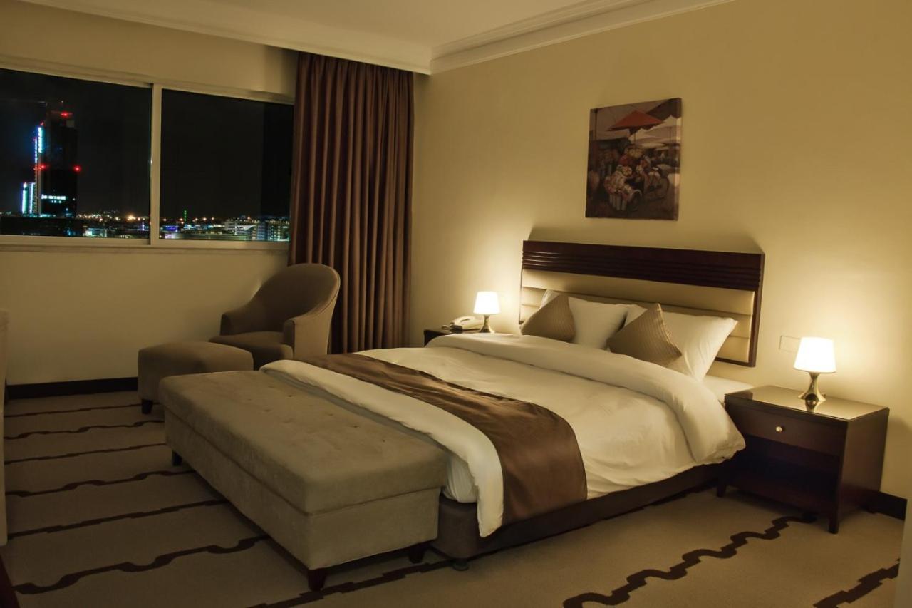 Carnival Hotel Amman Buitenkant foto