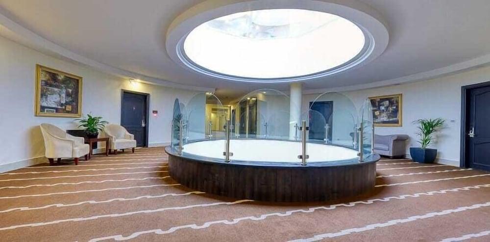 Carnival Hotel Amman Buitenkant foto