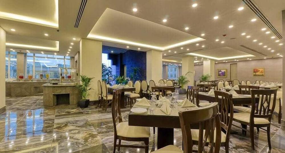 Carnival Hotel Amman Buitenkant foto